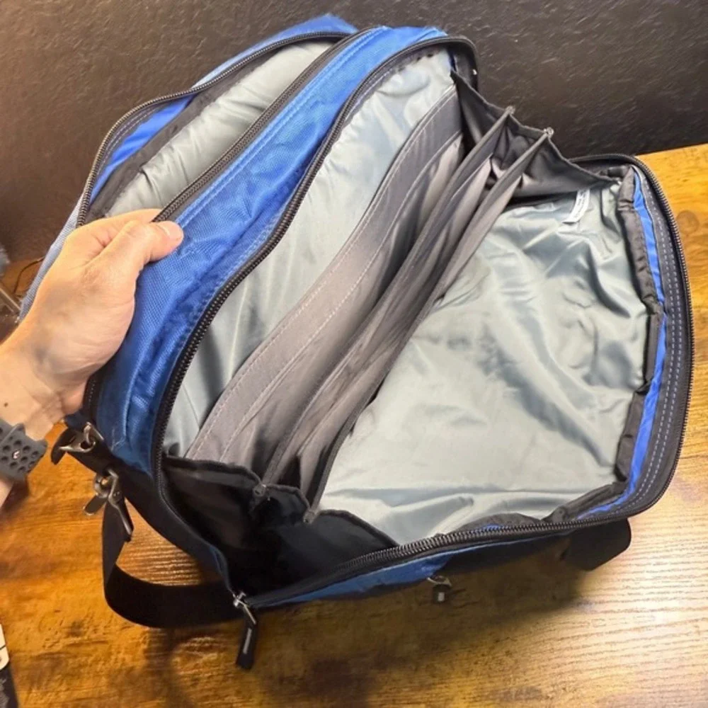 OGIO Tek Spec‎ 0910-03507 Black Blue Nylon Messenger Laptop Bag Large
